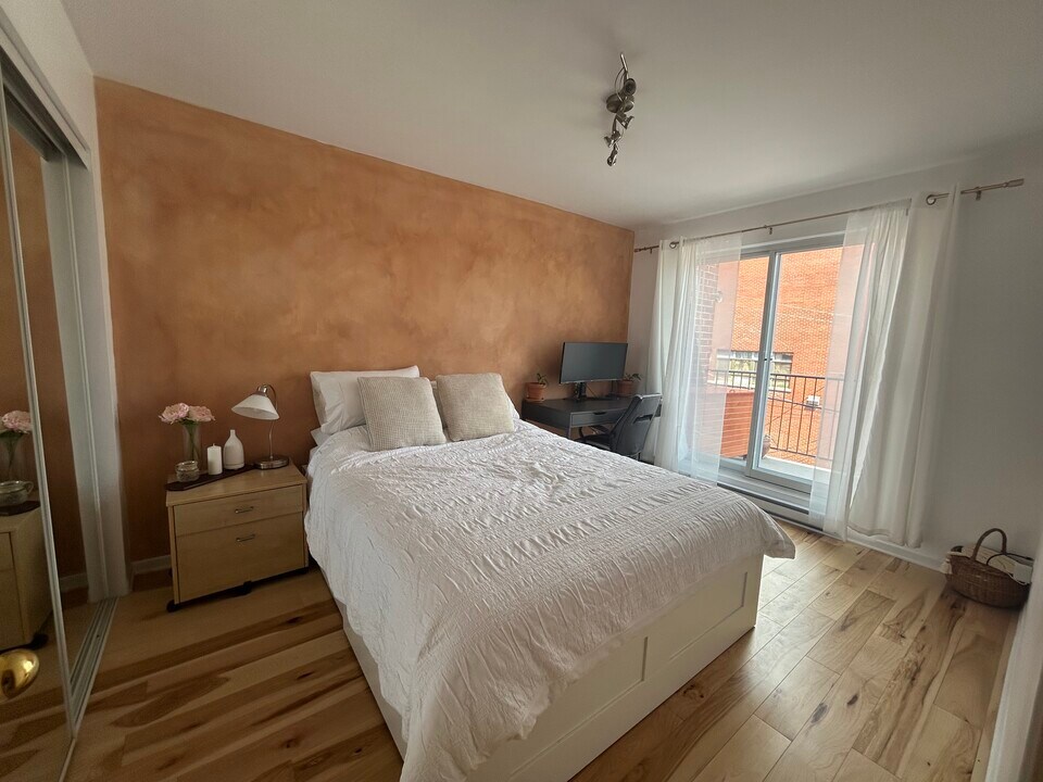 4077 Des Érables Av in Montréal, QC - Building Photo