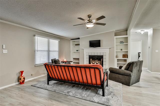 3809 Lands End Ct in Granbury, TX - Building Photo - Building Photo
