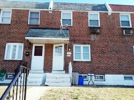 5823 Oakland St in Philadelphia, PA - Building Photo