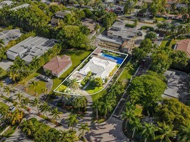 201 Golden Beach Dr in Golden Beach, FL - Building Photo