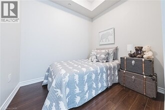 35 Southshore Cres in Stoney Creek, ON - Building Photo - Building Photo