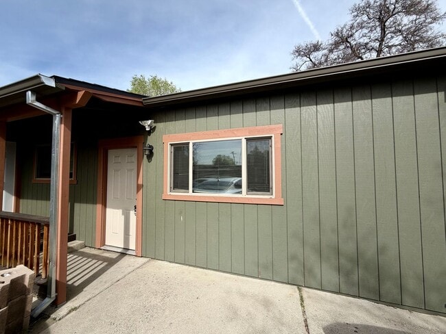 1835 Desna St in Reno, NV - Building Photo - Building Photo