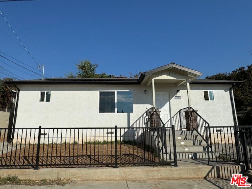 4023 Floral Dr in Los Angeles, CA - Building Photo