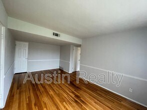 9101 Olive Blvd in Olivette, MO - Building Photo - Building Photo
