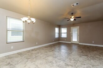 11322 Charismatic in San Antonio, TX - Building Photo - Building Photo