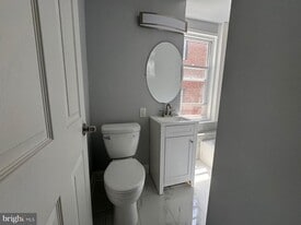 1017 Pine St in Philadelphia, PA - Building Photo