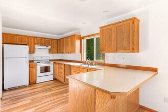 704 Drayton St in Lynden, WA - Building Photo - Building Photo