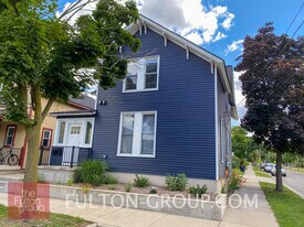 36 Dwight Ave SE, Unit 2 in Grand Rapids, MI - Building Photo