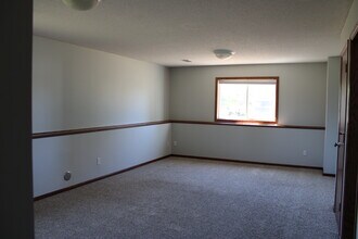 436 23rd Ave N in Sartell, MN - Foto de edificio - Building Photo