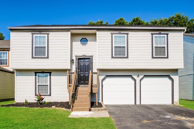 property at 3253 St Bernard Cir