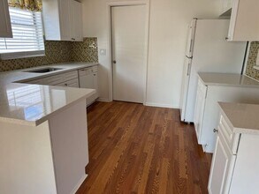 16104 Foxfire Dr in Tampa, FL - Building Photo - Building Photo