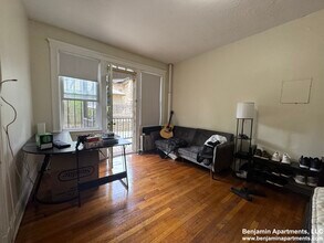 1640 Commonwealth Ave, Unit 6 in Boston, MA - Building Photo - Building Photo