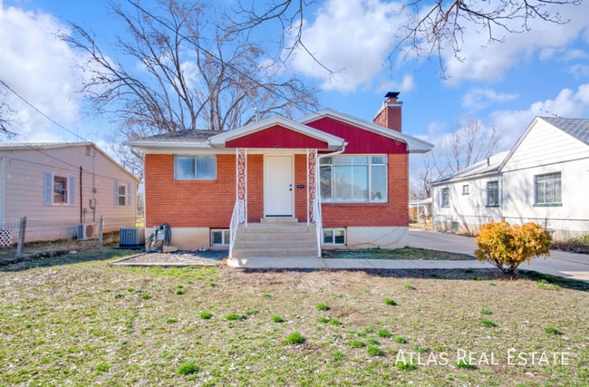 property at 725 2nd St