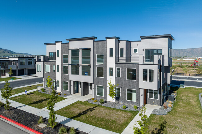 Salem Rooftops in Salem, UT - Foto de edificio - Building Photo