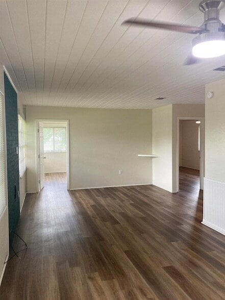 1635 River Oaks Dr in Kingsland, TX - Building Photo - Building Photo