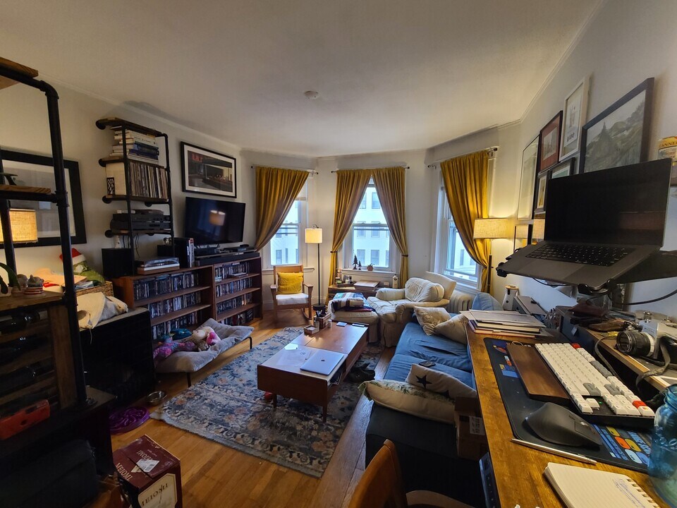 311 Allston St, Unit 1 in Boston, MA - Foto de edificio