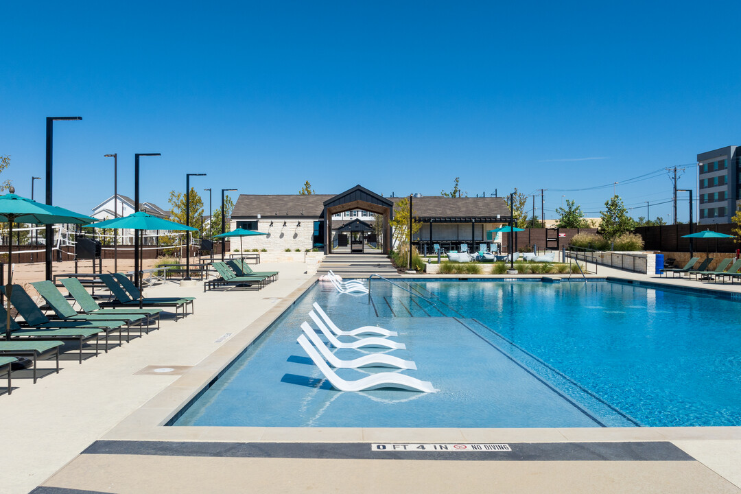 LC Pflugerville in Pflugerville, TX - Building Photo