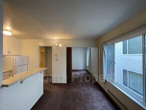 443 Lee St in Oakland, CA - Building Photo - Building Photo