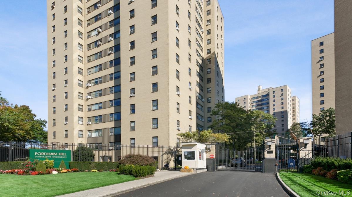 1 Fordham Hill Oval in Bronx, NY - Building Photo