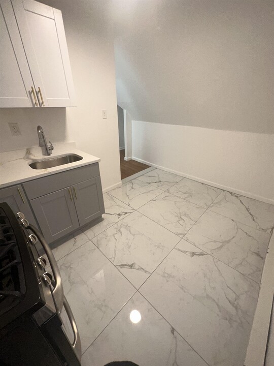 23 Valley Pl-Unit -3 in Edgewater, NJ - Foto de edificio