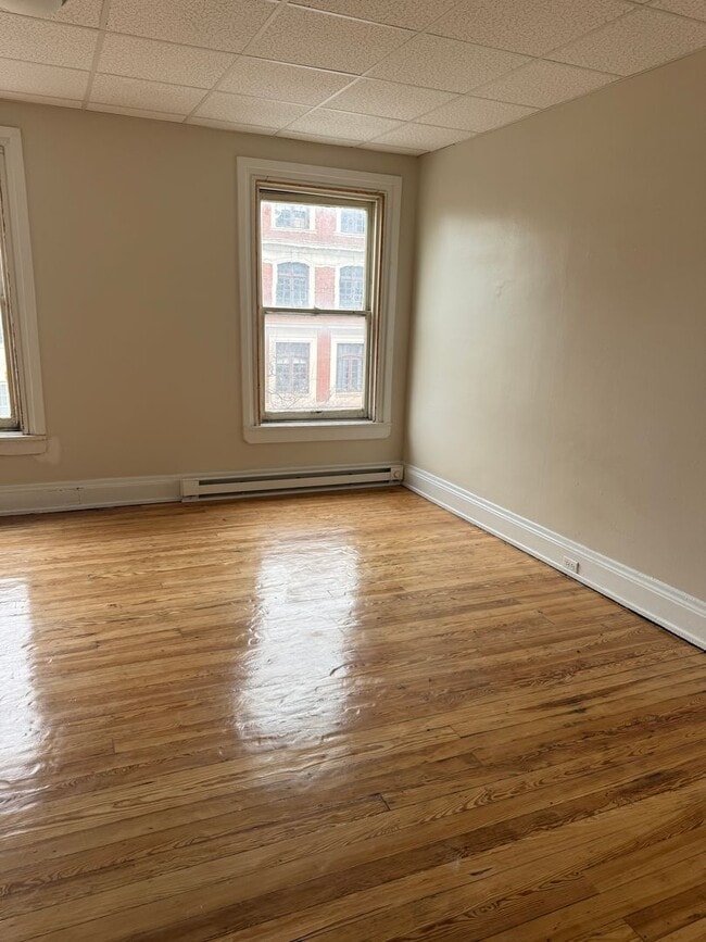 32 W High St in Carlisle, PA - Building Photo - Building Photo