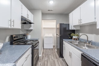 Curry Junction Apartments in Abilene, TX - Building Photo - Interior Photo