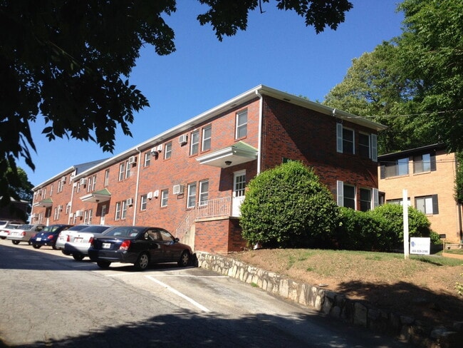 954 St Charles Ave NE