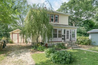 2446 E Johnson St in Madison, WI - Building Photo - Building Photo