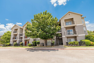 Trailside Apartments in San Antonio, TX - Building Photo - Building Photo