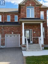 4628 Sandford Farm Dr in Mississauga, ON - Building Photo