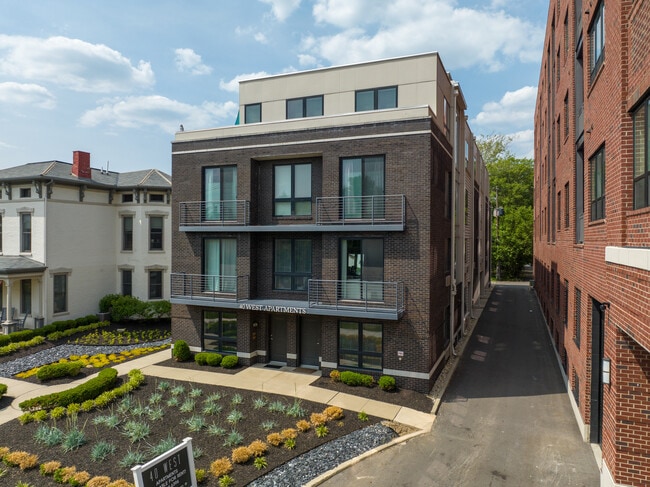 40 West in Columbus, OH - Building Photo - Building Photo