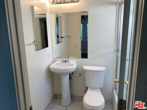 12727 Matteson Ave-Unit -7 in Los Angeles, CA - Building Photo - Building Photo