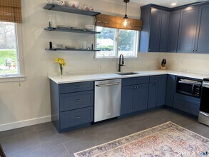 10 Riverbend Dr in Stonington, CT - Building Photo - Building Photo