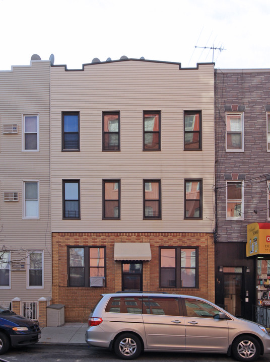 75 Driggs Ave in Brooklyn, NY - Building Photo