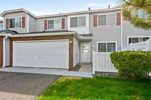 15714 Flackwood Trail in Apple Valley, MN - Building Photo