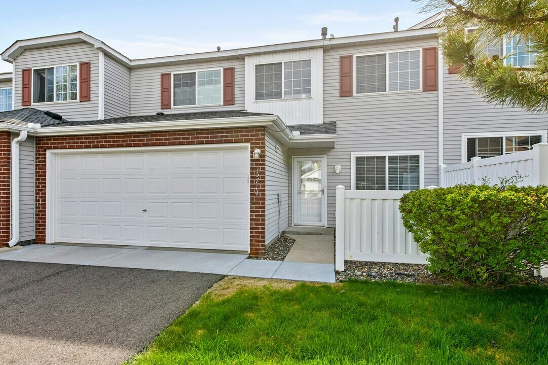 15714 Flackwood Trail in Apple Valley, MN - Building Photo