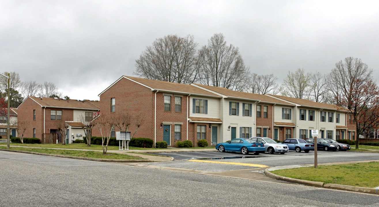 Denbigh Trace Apartments in Newport News, VA - Building Photo