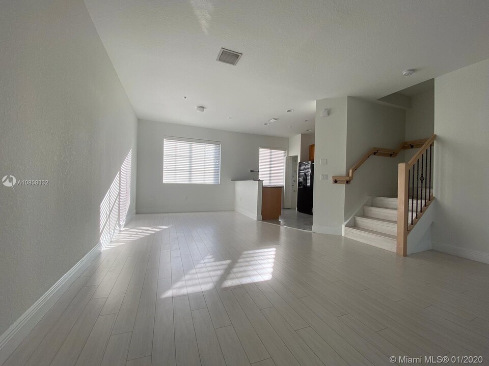 12600 SW 50th Ct-Unit -429 in Miramar, FL - Foto de edificio