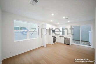 2556 E Lincoln Paseo in Ontario, CA - Building Photo - Building Photo