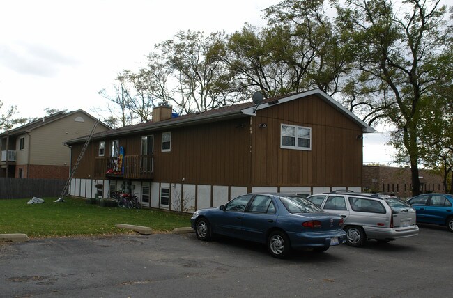 803 Anita Ave in Antioch, IL - Foto de edificio - Building Photo