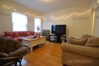 31 Champney St, Unit 2 in Boston, MA - Foto de edificio - Building Photo