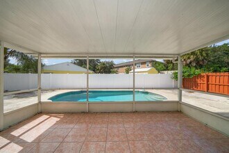 5726 Ridgestone Dr in Tampa, FL - Building Photo - Building Photo