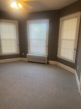 56 Earl St in Malden, MA - Building Photo - Building Photo