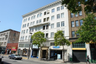 2414 Telegraph Ave in Berkeley, CA - Foto de edificio - Building Photo