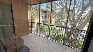 4055 W McNab Rd in Pompano Beach, FL - Foto de edificio - Building Photo