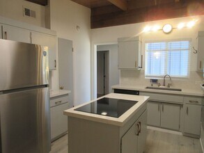 13235 Cumpston St in Los Angeles, CA - Building Photo - Building Photo