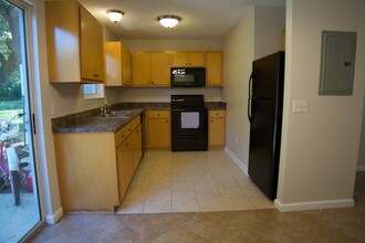 4314 Catherine St, Unit A in Panama City, FL - Foto de edificio - Building Photo