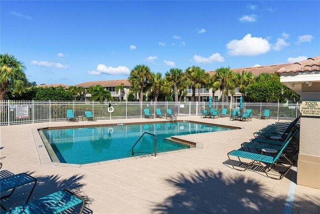 6989 Prosperity Cir in Sarasota, FL - Building Photo - Building Photo