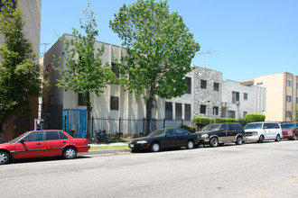 827 S St Andrews Pl in Los Angeles, CA - Building Photo - Building Photo