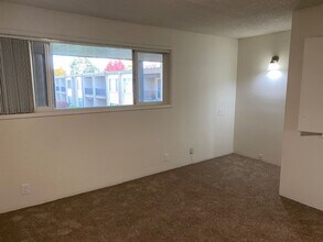 Southgate Apartments in Eugene, OR - Foto de edificio - Interior Photo